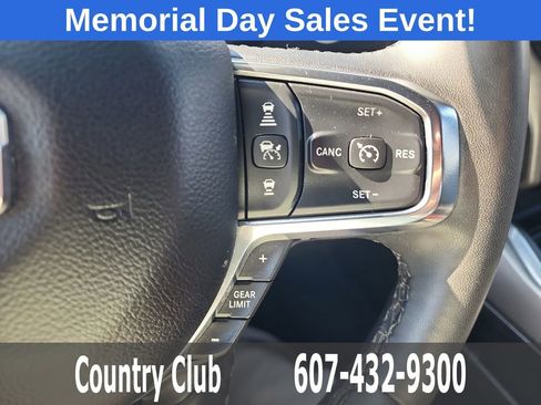 Used 2025 RAM 1500 Laramie AWD/4WD image 18