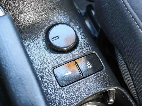 Used 2014 Chevrolet Sonic LT FWD image 30