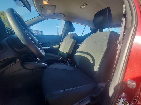 Used 2019 Nissan Kicks SV w/ Exterior Electronics Package image 10