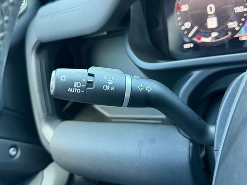 Used 2023 Land Rover Defender 130 X-Dynamic SE AWD/4WD image 20