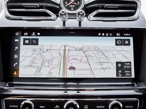 Used 2022 Bentley Bentayga AWD/4WD image 72