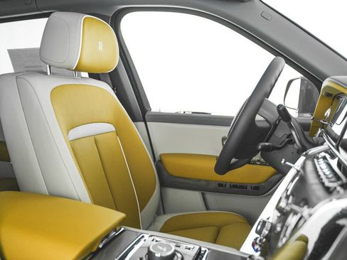 New 2025 Rolls-Royce Cullinan image 31