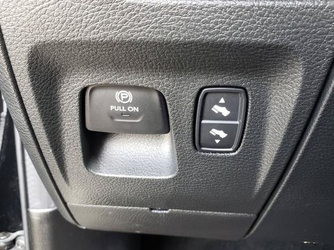 Used 2023 RAM 1500 Laramie AWD/4WD image 23