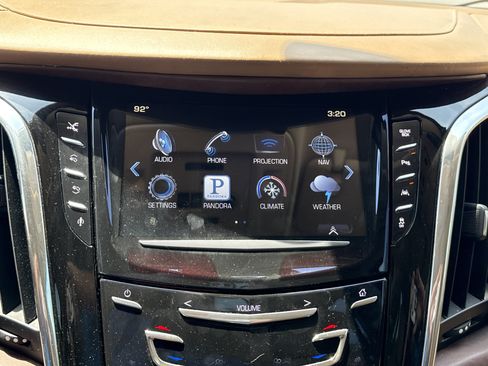 Used 2016 Cadillac Escalade ESV Platinum RWD image 25