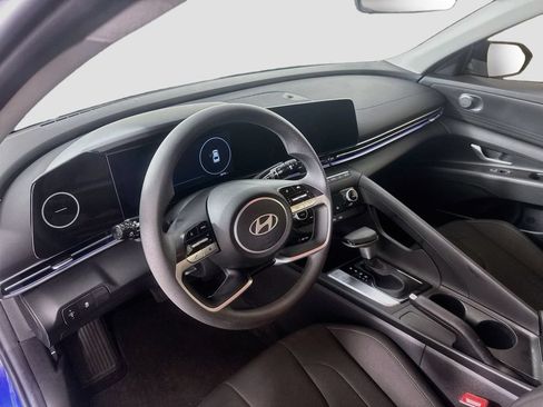 Used 2024 Hyundai Elantra SEL FWD image 9