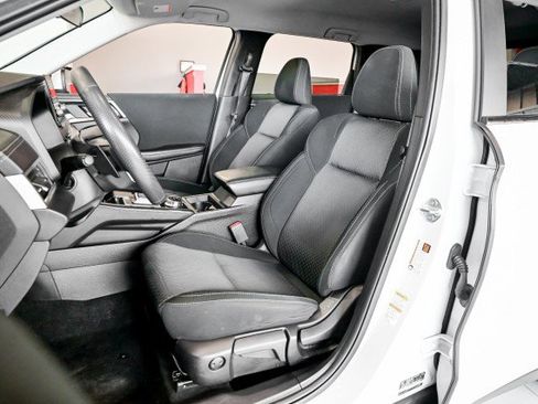 Used 2024 Mitsubishi Outlander ES image 14