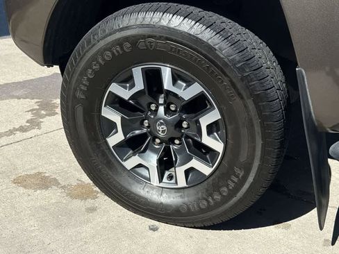 Used 2013 Toyota Tacoma PreRunner w/ SR5 Pkg image 9