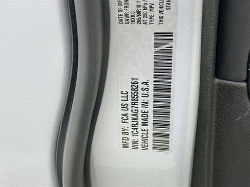 Used 2024 Jeep Grand Cherokee L Laredo image 12