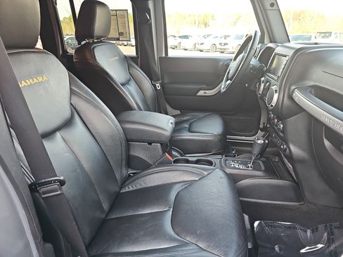 Used 2015 Jeep Wrangler Unlimited Sahara w/ Dual Top Group image 10