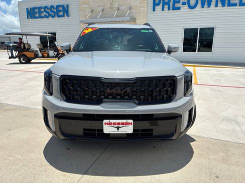 Used 2025 Kia Telluride EX X-Line AWD/4WD image 2