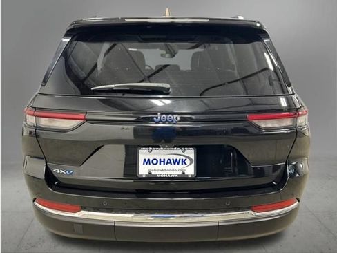Used 2023 Jeep Grand Cherokee 4WD 4xe image 4