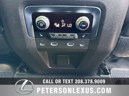 Used 2021 GMC Yukon XL Denali w/ Denali Premium Package AWD/4WD image 21