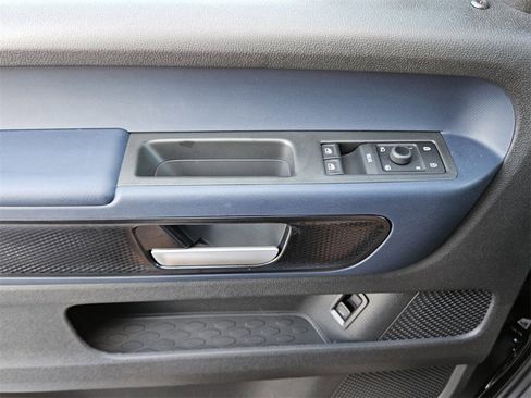 New 2025 Volkswagen ID. Buzz Pro S image 40