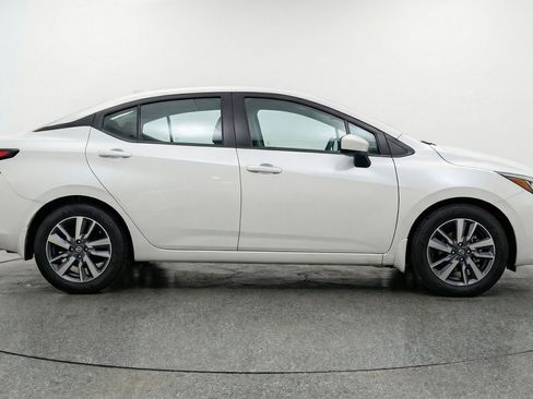 Used 2025 Nissan Versa SV FWD image 11