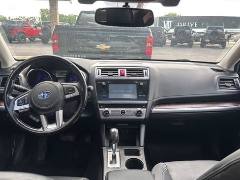 Used 2016 Subaru Outback 2.5i Limited AWD/4WD image 4