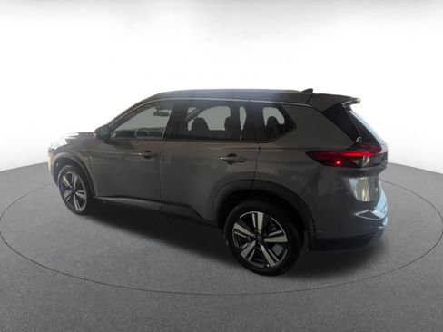 Used 2026 Nissan Rogue SL AWD/4WD image 9