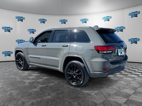 Certified 2022 Jeep Grand Cherokee Laredo X image 4