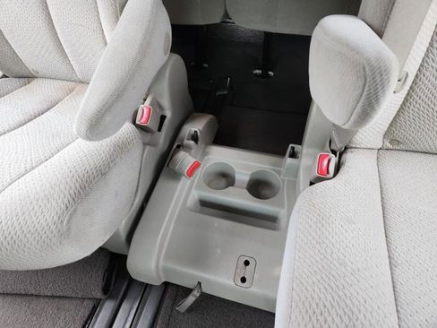 Used 2011 Toyota Sienna LE image 24