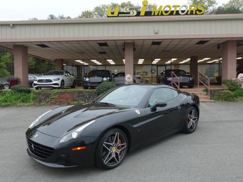 Used 2015 Ferrari California T RWD image 23