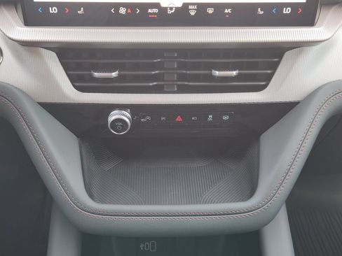 New 2026 Ford Explorer Active RWD image 18
