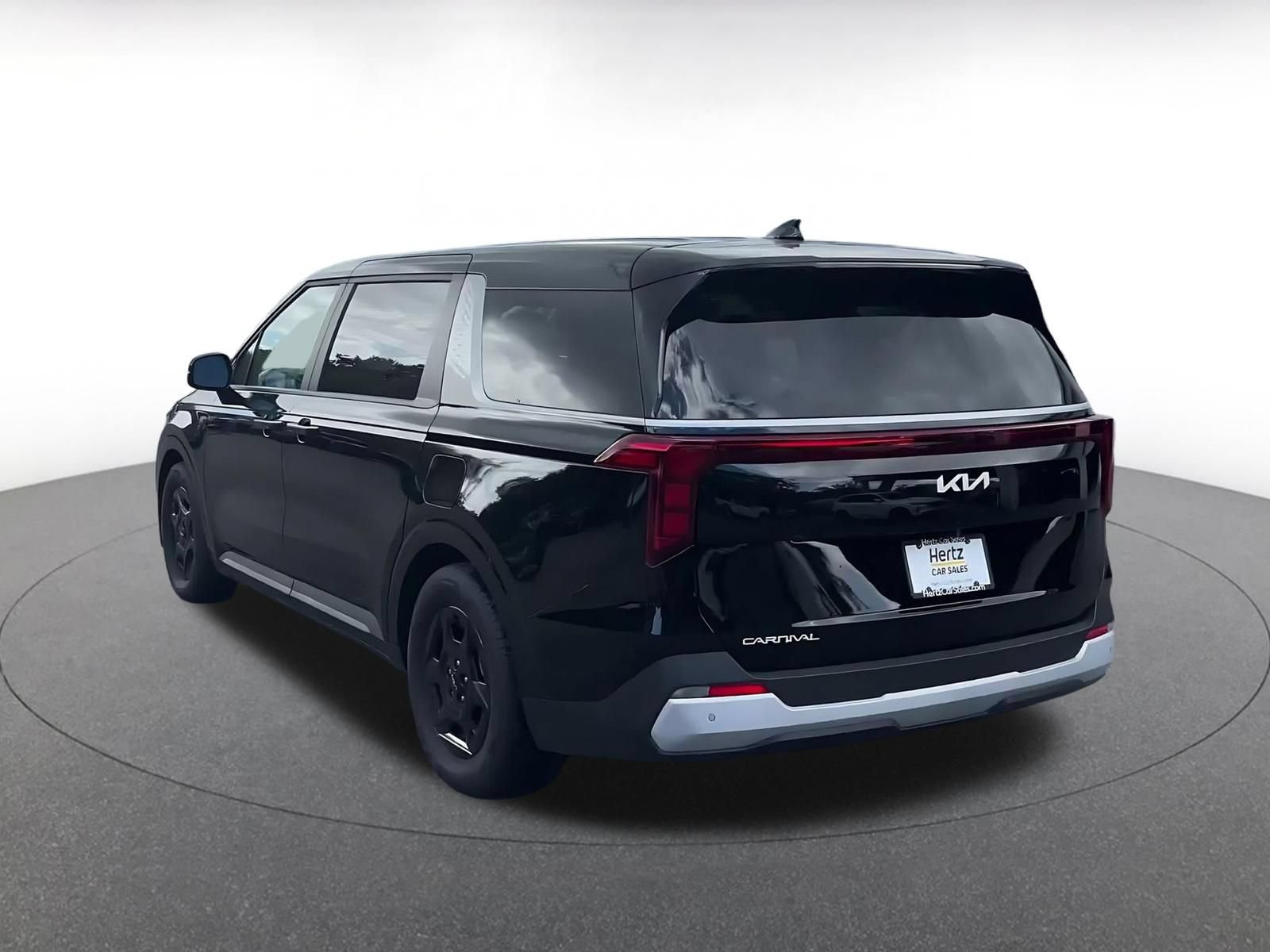 Used 2026 Kia Carnival FWD image 9