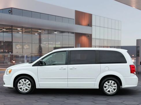 Used 2017 Dodge Grand Caravan SE w/ Power Window Group FWD image 3