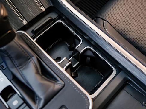 Used 2025 Lexus GX 550 w/ Accessory Package (2T) image 54