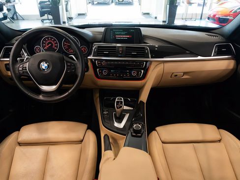 Used 2018 BMW 330i Sedan RWD image 9