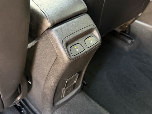 Used 2017 Chevrolet Cruze Premier FWD image 26