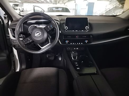 Used 2023 Nissan Rogue SV FWD image 6