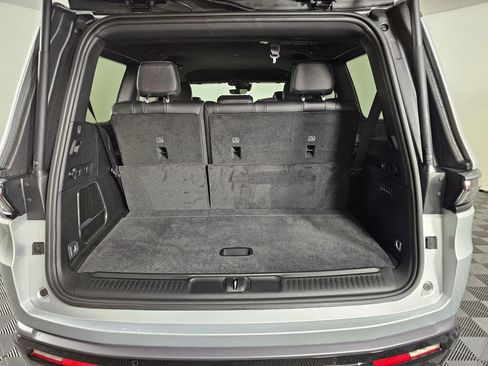 New 2026 Jeep Grand Wagoneer Limited AWD/4WD image 16