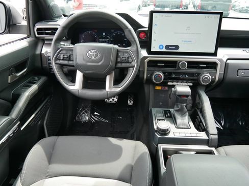 Used 2025 Toyota Tacoma TRD Sport w/ TRD Sport Upgrade Package AWD/4WD image 13