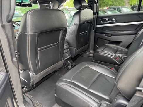 Used 2016 Ford Explorer XLT w/ Equipment Group 202A AWD/4WD image 15