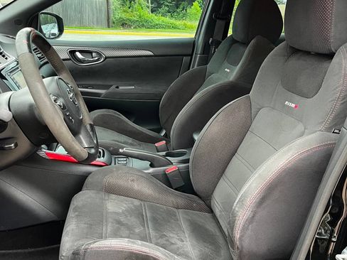 Used 2018 Nissan Sentra NISMO FWD image 19