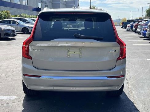 Used 2025 Volvo XC90 B5 Core image 4