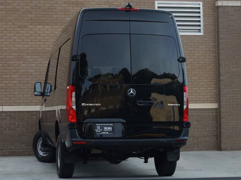 Used 2019 Mercedes-Benz Sprinter 4x4 144 image 11