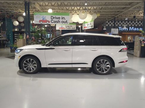 Used 2023 Lincoln Aviator Grand Touring w/ Elements Package Plus AWD/4WD image 6