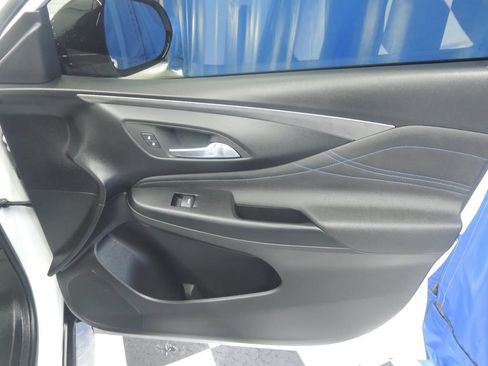Used 2025 Buick Envista Sport Touring w/ Experience Buick Package FWD image 36