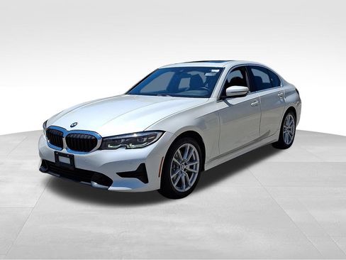 Used 2020 BMW 330i xDrive Sedan w/ Convenience Package AWD/4WD image 3