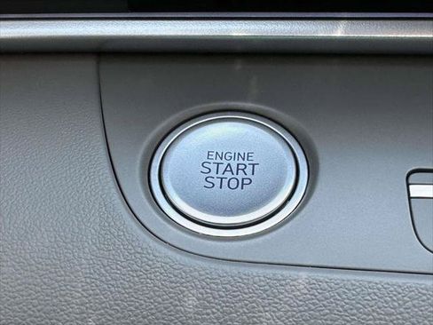 Used 2025 Hyundai Elantra SEL FWD image 23