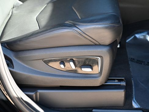 Used 2017 Cadillac Escalade ESV Luxury image 58