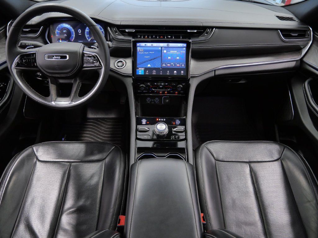 Used 2023 Jeep Grand Cherokee Overland AWD/4WD image 18