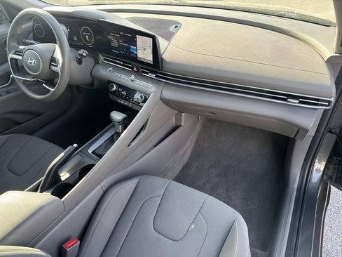Used 2024 Hyundai Elantra SEL image 12