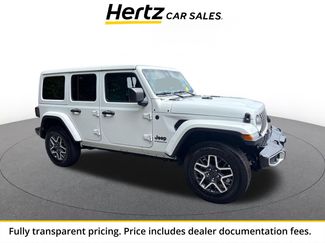 Used 2025 Jeep Wrangler Unlimited Sahara AWD/4WD video 1