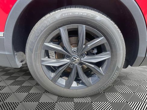 Used 2023 Volkswagen Tiguan SE AWD/4WD image 7