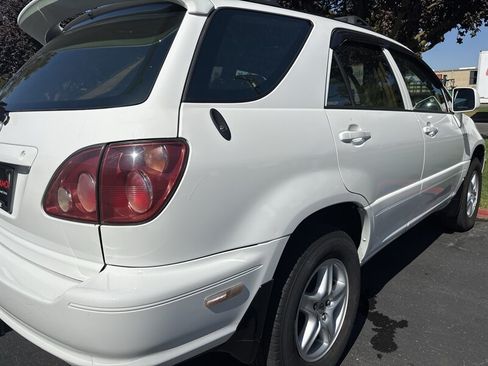 Used 2000 Lexus RX 300 4WD w/ Premium Pkg image 10
