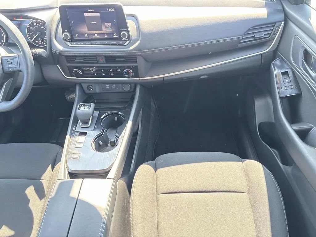 Used 2025 Nissan Rogue S FWD image 13