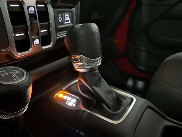 Used 2025 Jeep Wrangler Unlimited Sahara w/ Safety Group AWD/4WD image 54