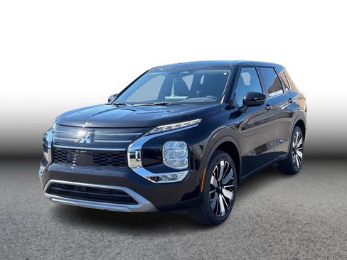 New 2026 Mitsubishi Outlander LE FWD image 1