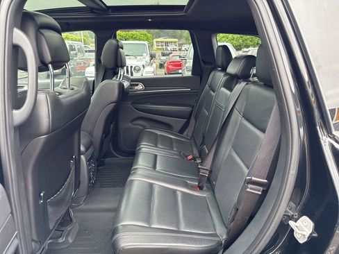 Used 2017 Jeep Grand Cherokee Limited w/ Luxury Group II AWD/4WD image 6
